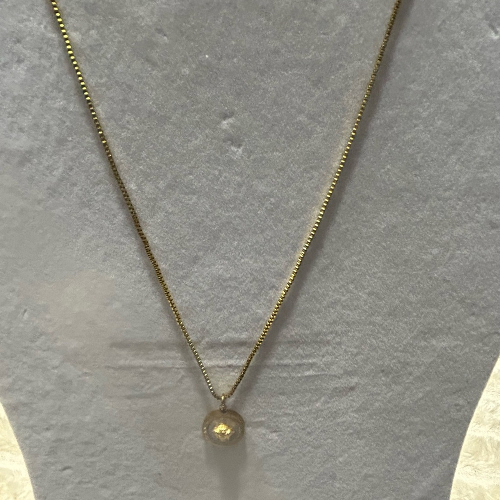 Elegant Gold Necklace